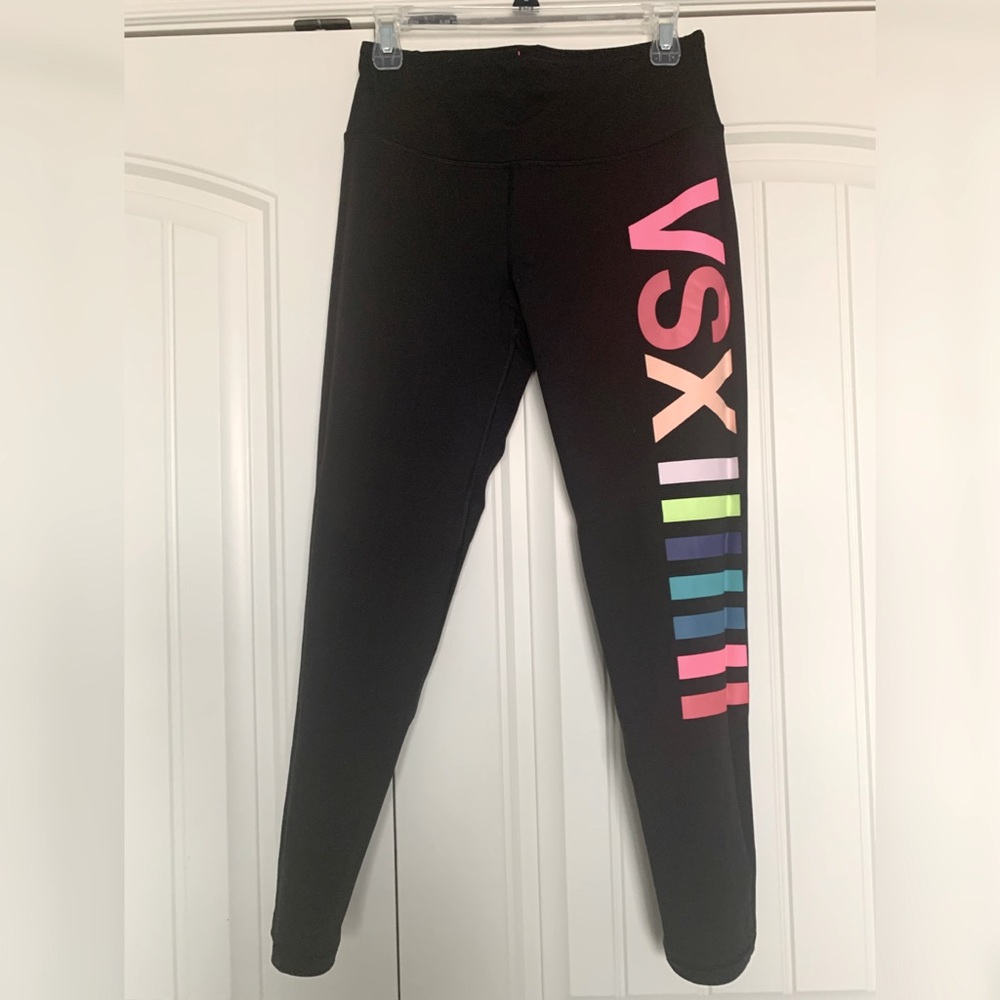 Gently Used VSX Sport Leggings M Short